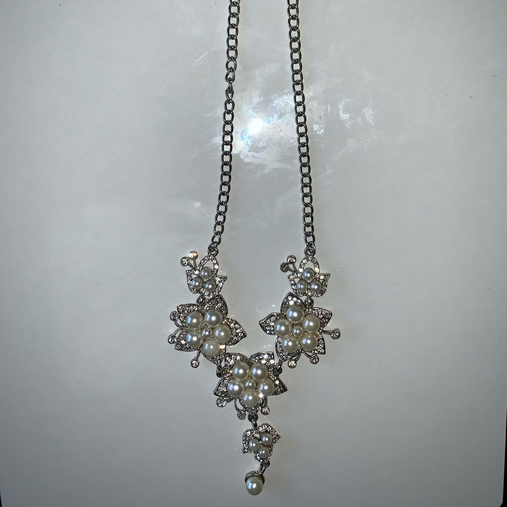 Flowery necklace